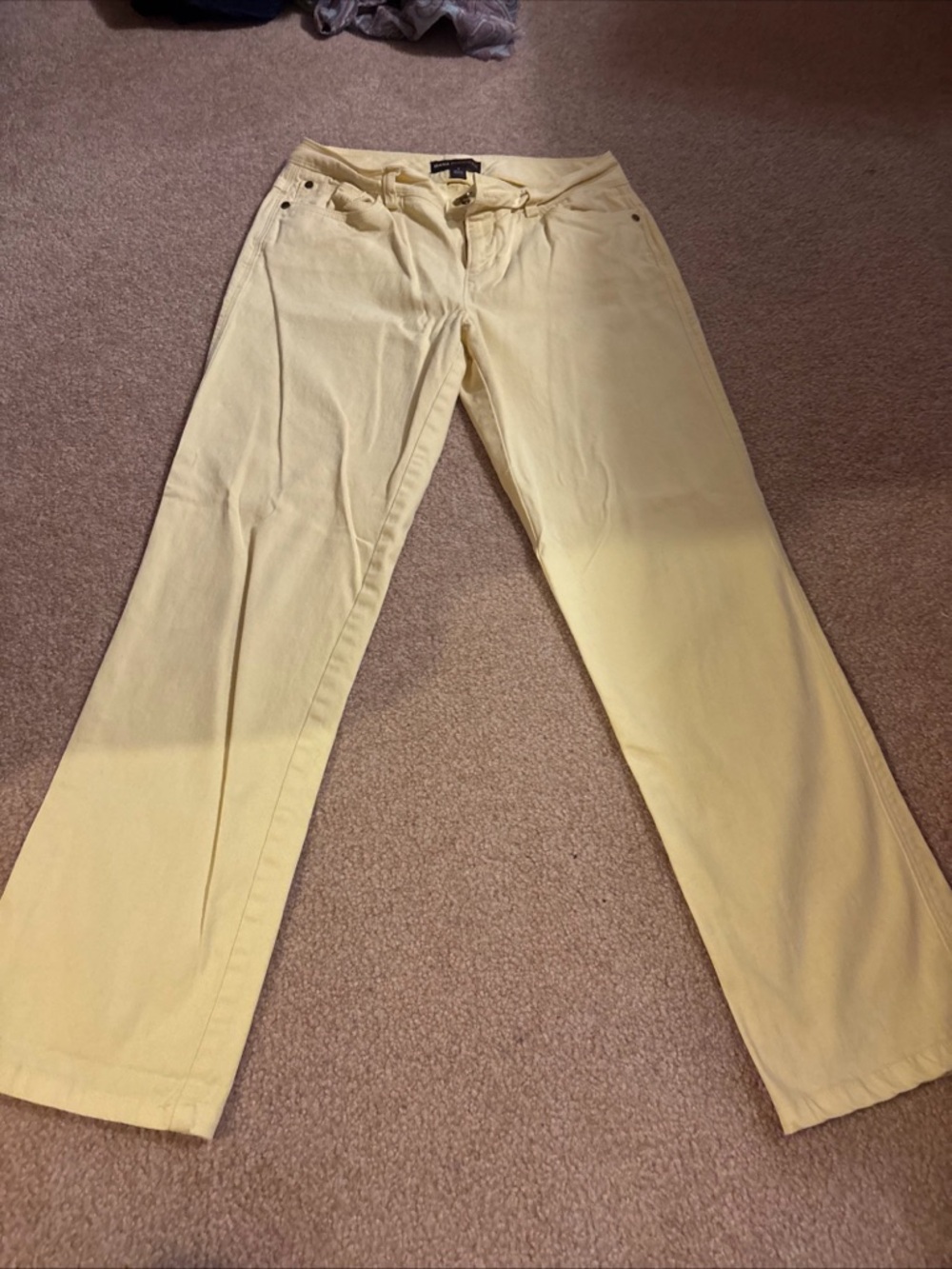 Dana Buchman Women's Yellow Pants Are Size 2 Straight Leg
